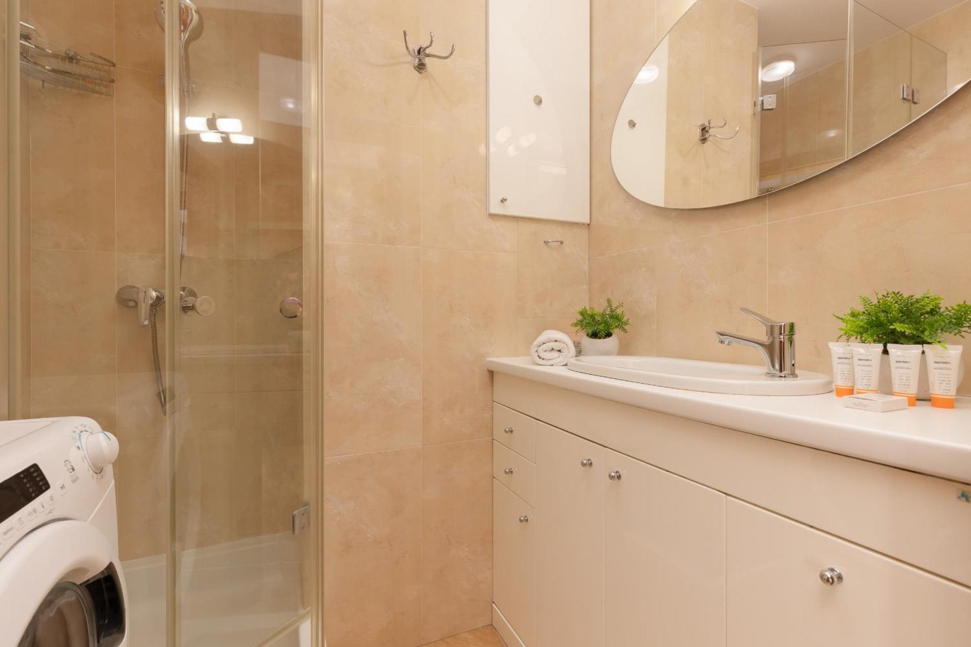 Unique Bright In By Renters