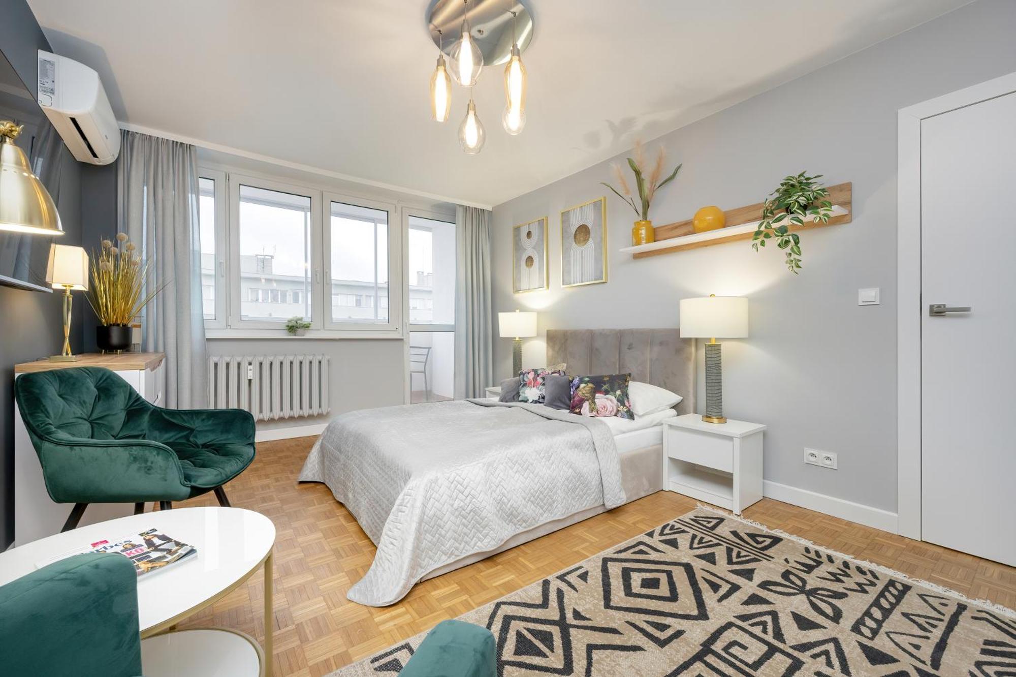 Unique Bright In By Renters Apartment