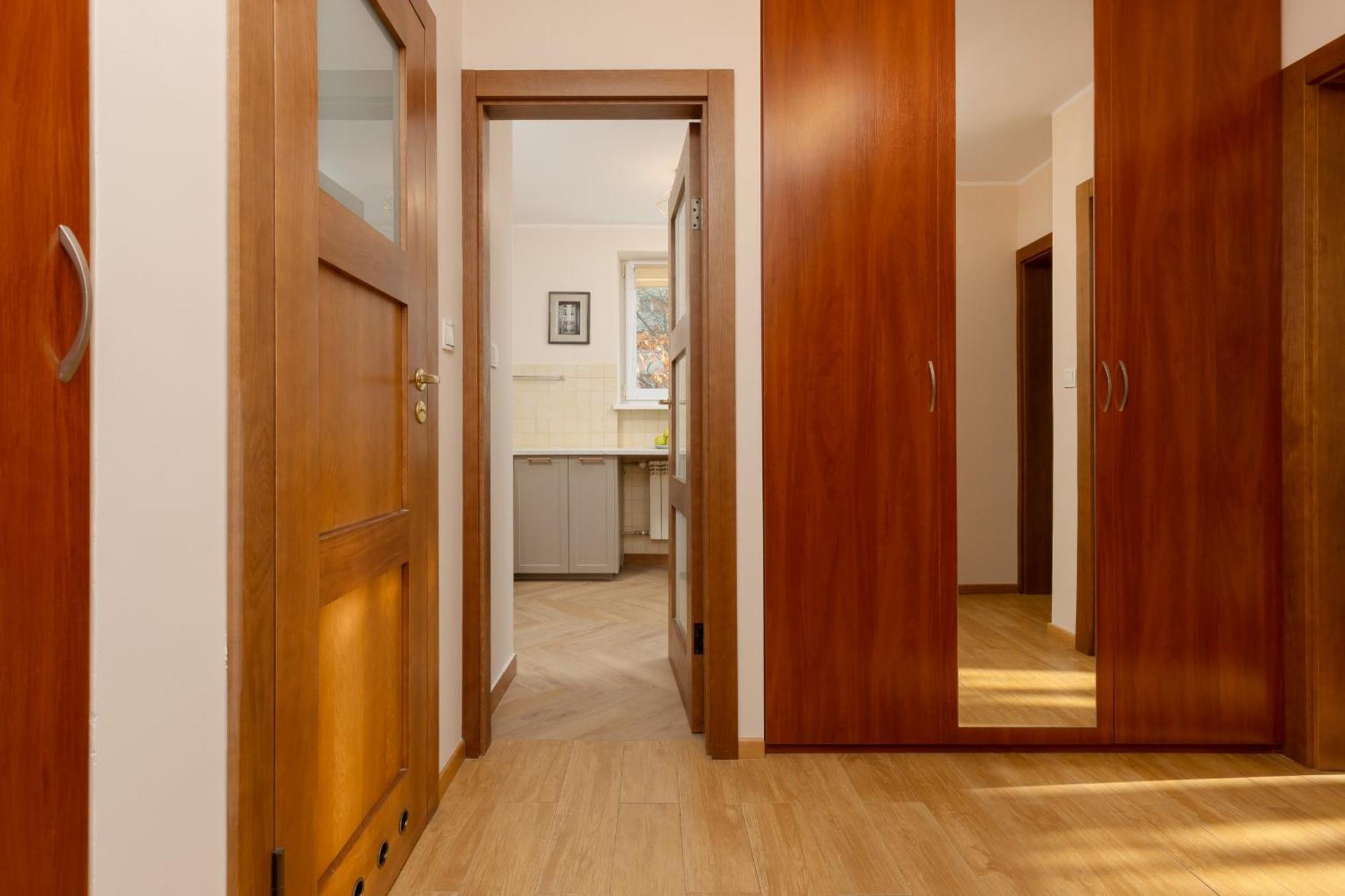 Unique Bright In By Renters Apartment *