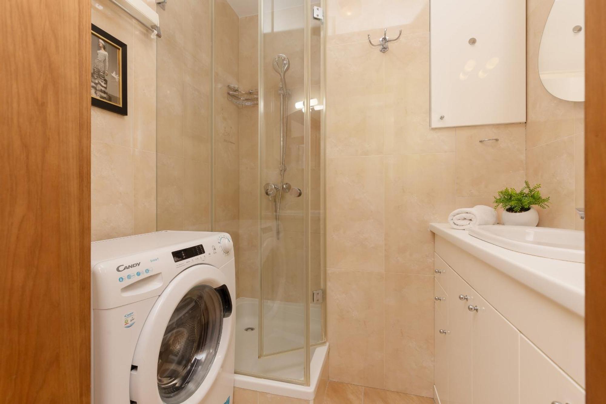 Apartment Unique Bright In By Renters