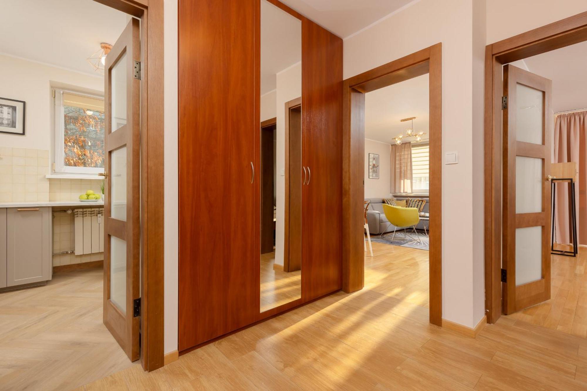 Unique Bright In By Renters * Warsaw