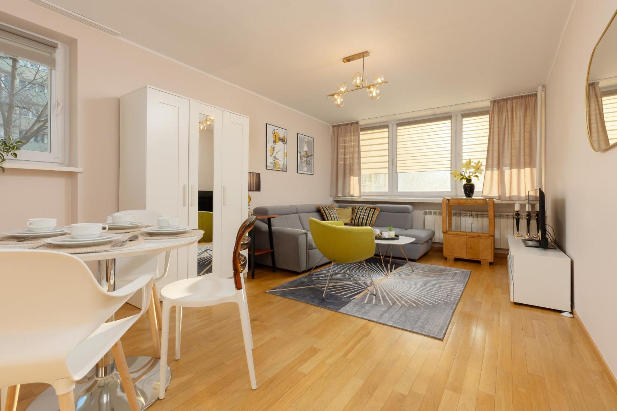 Apartment Unique Bright In By Renters