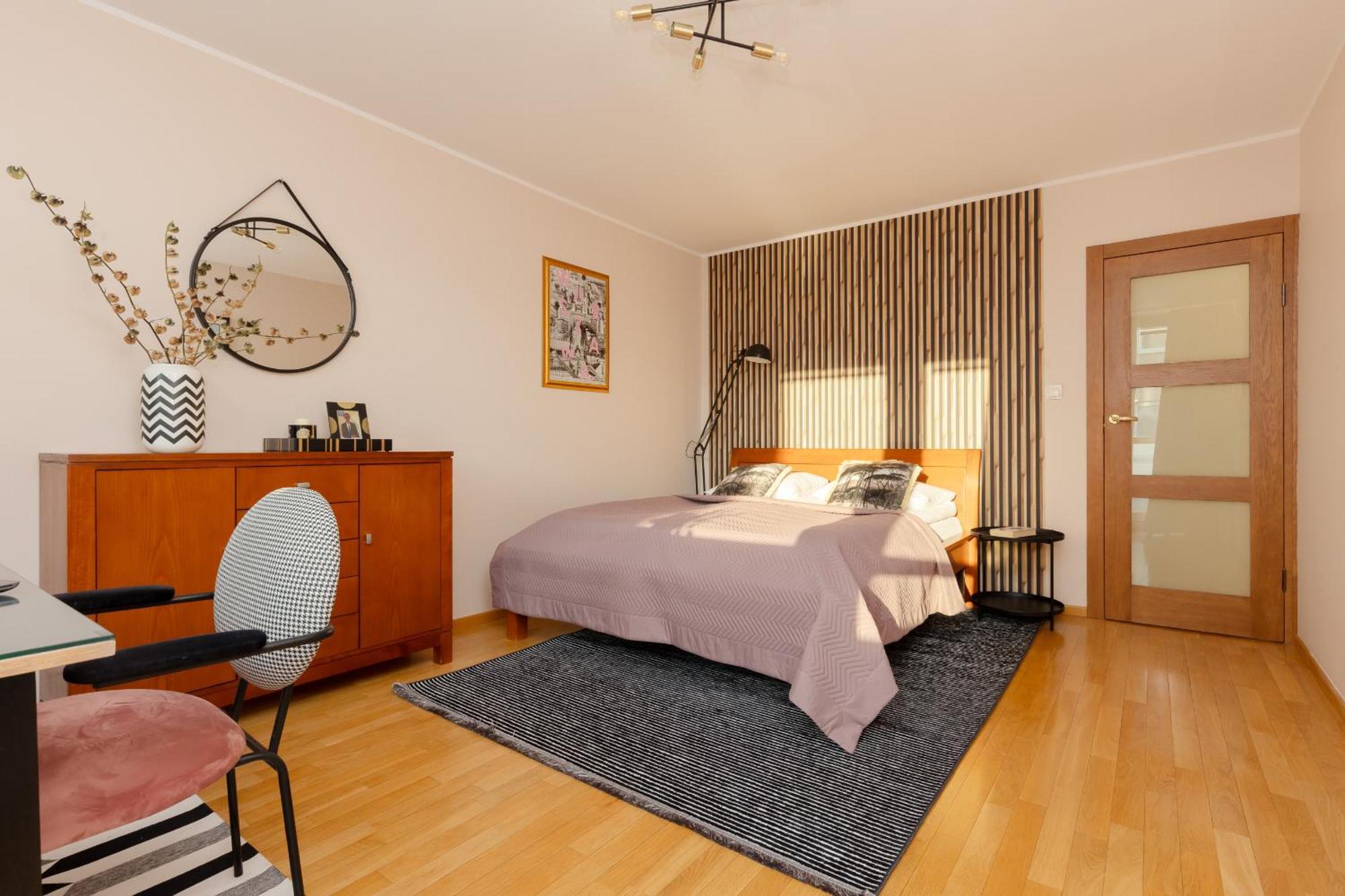Unique Bright In By Renters * Warsaw