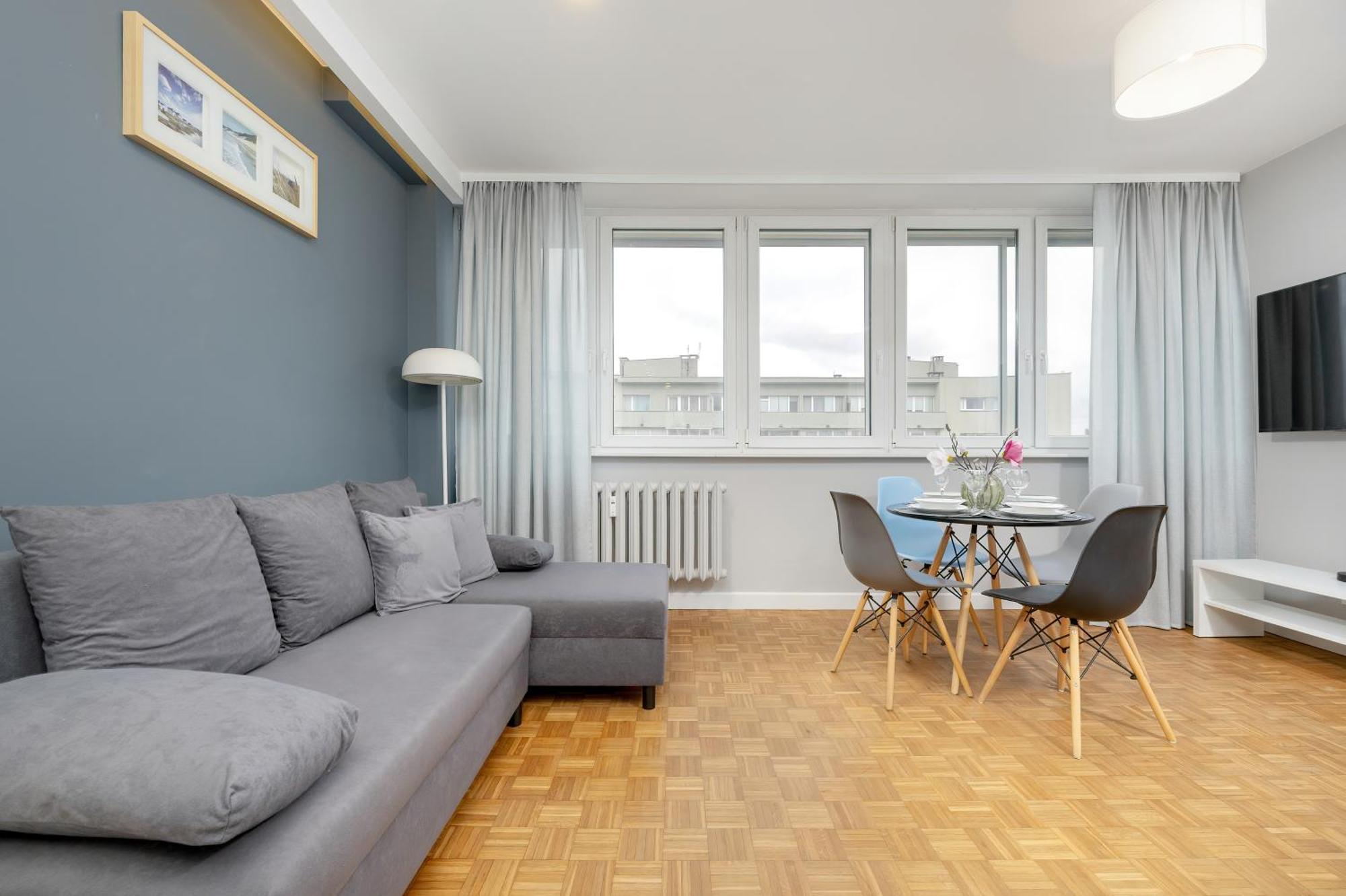 Unique Bright In By Renters *