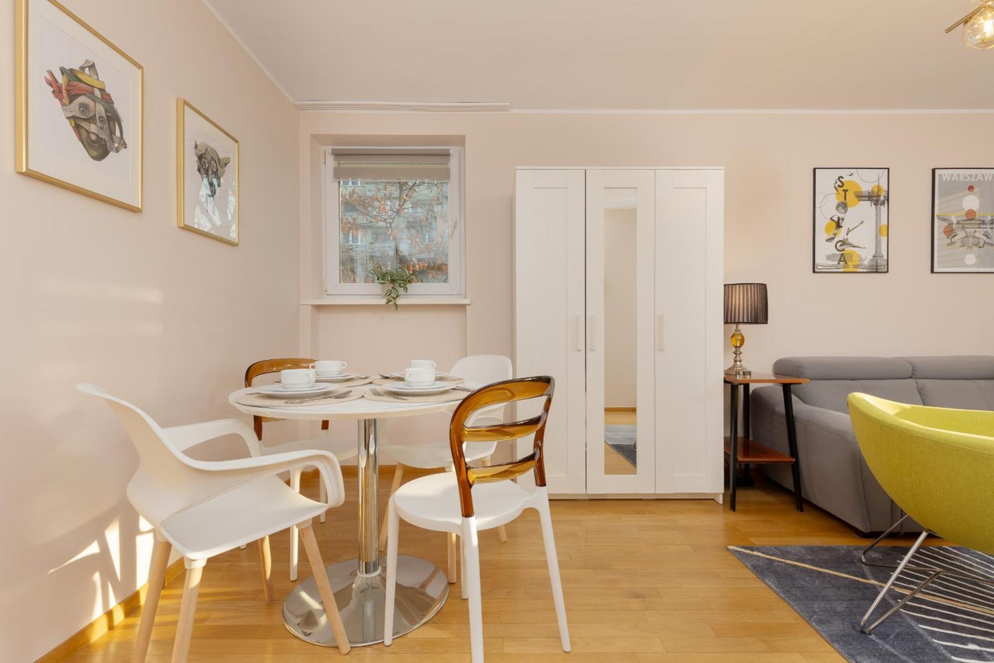 Appartamento Unique Bright In By Renters Varsavia
